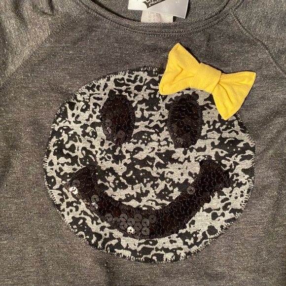 Random Hearts😃🎀Crop Sweatshirt - Picture 2 of 5